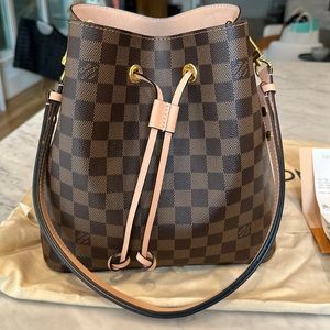 Louis Vuitton NeoNoe Bag. Rose Poudre Pink. Monogram Canvas. Comes with duster.